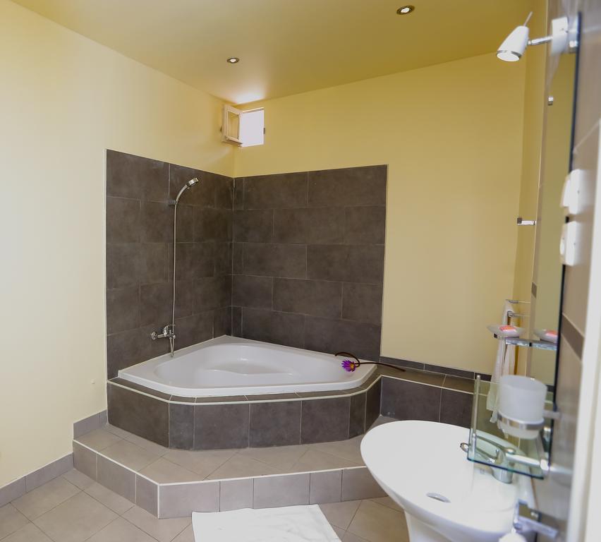 Le Lotus Bleu Otel Antananarivo Dış mekan fotoğraf